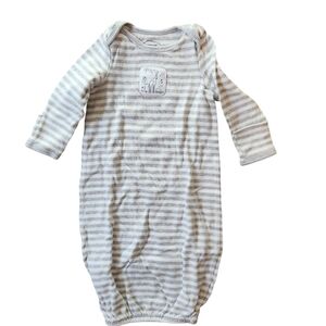 Lamaze Organic Cotton Sleep Gown Size: One Size Gray/White Stripes with Giraffe